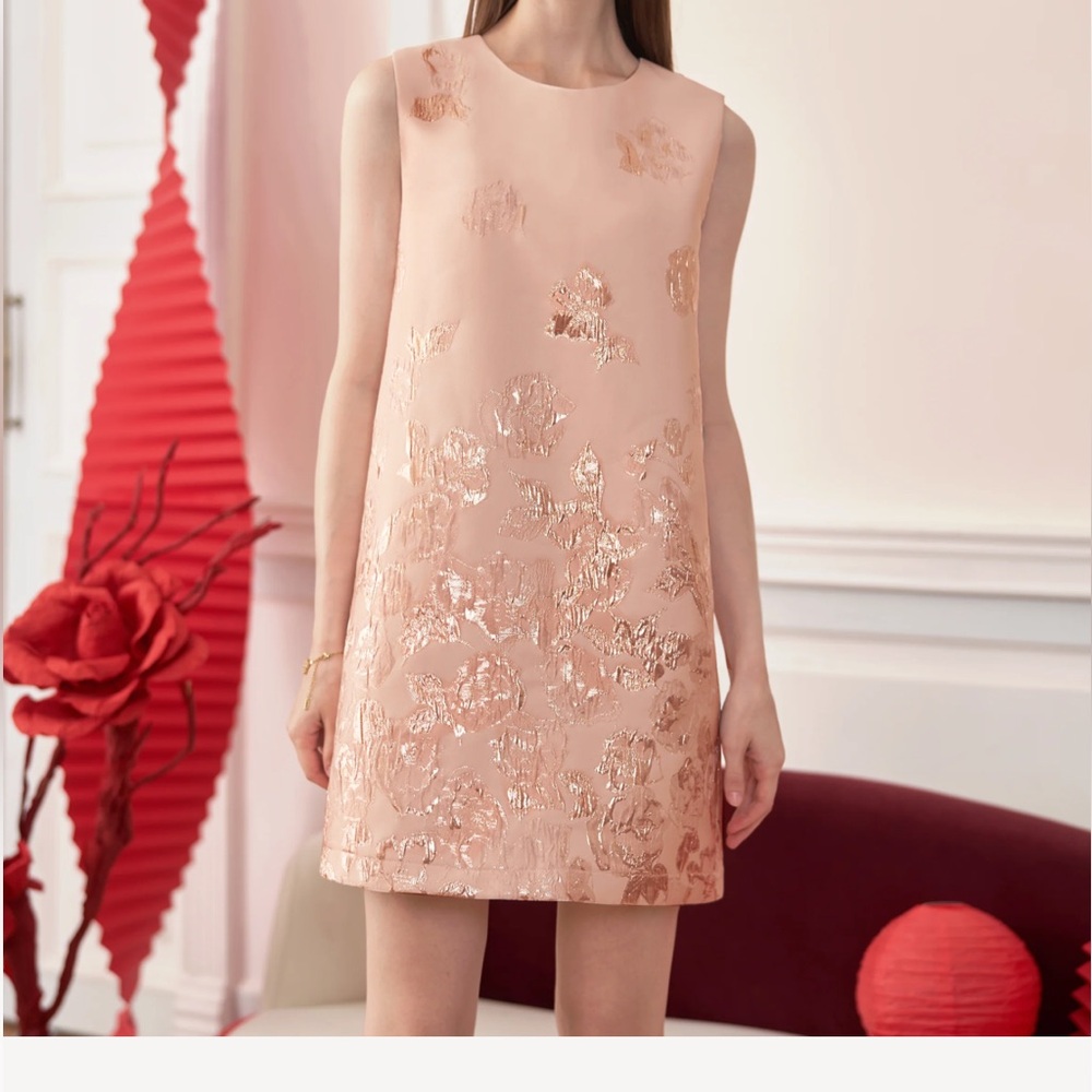 Sleeveless Blush Pink Metallic Floral Shift Dress